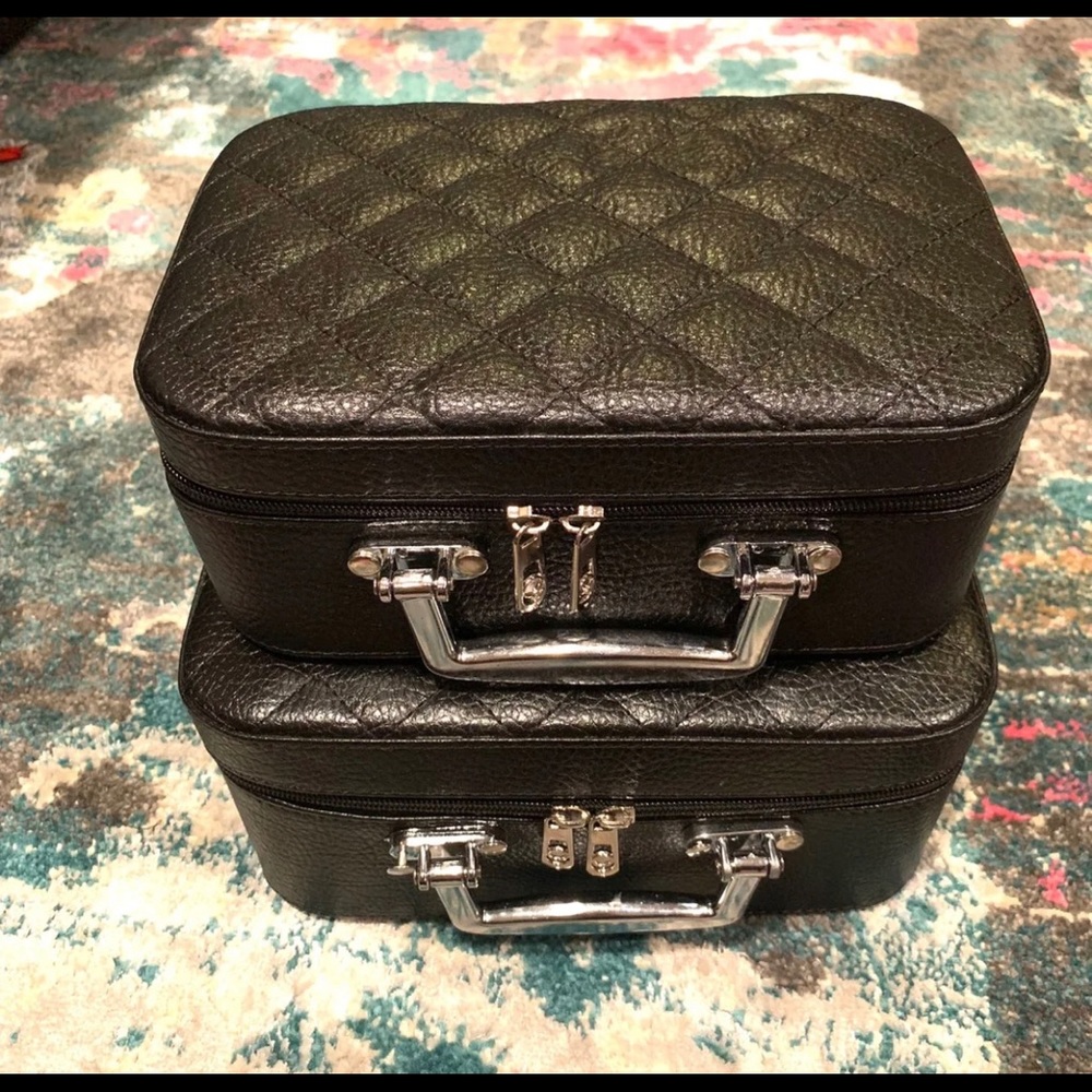 2 cosmetic cases